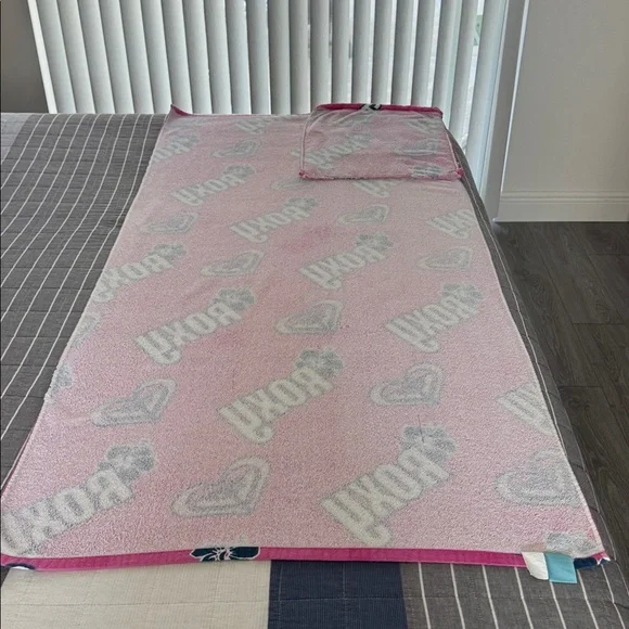 Beach Towel Backpack - Picture 4 of 6